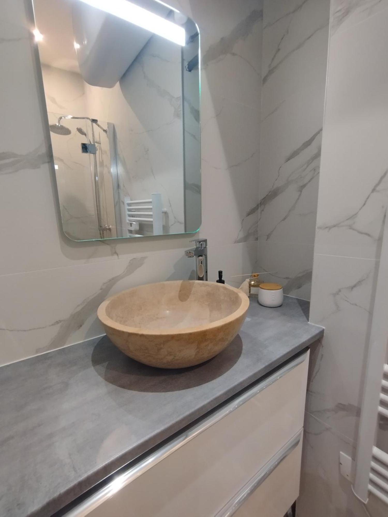 Appartement Lumineux En Rdc Bourgoin-Jallieu Ngoại thất bức ảnh